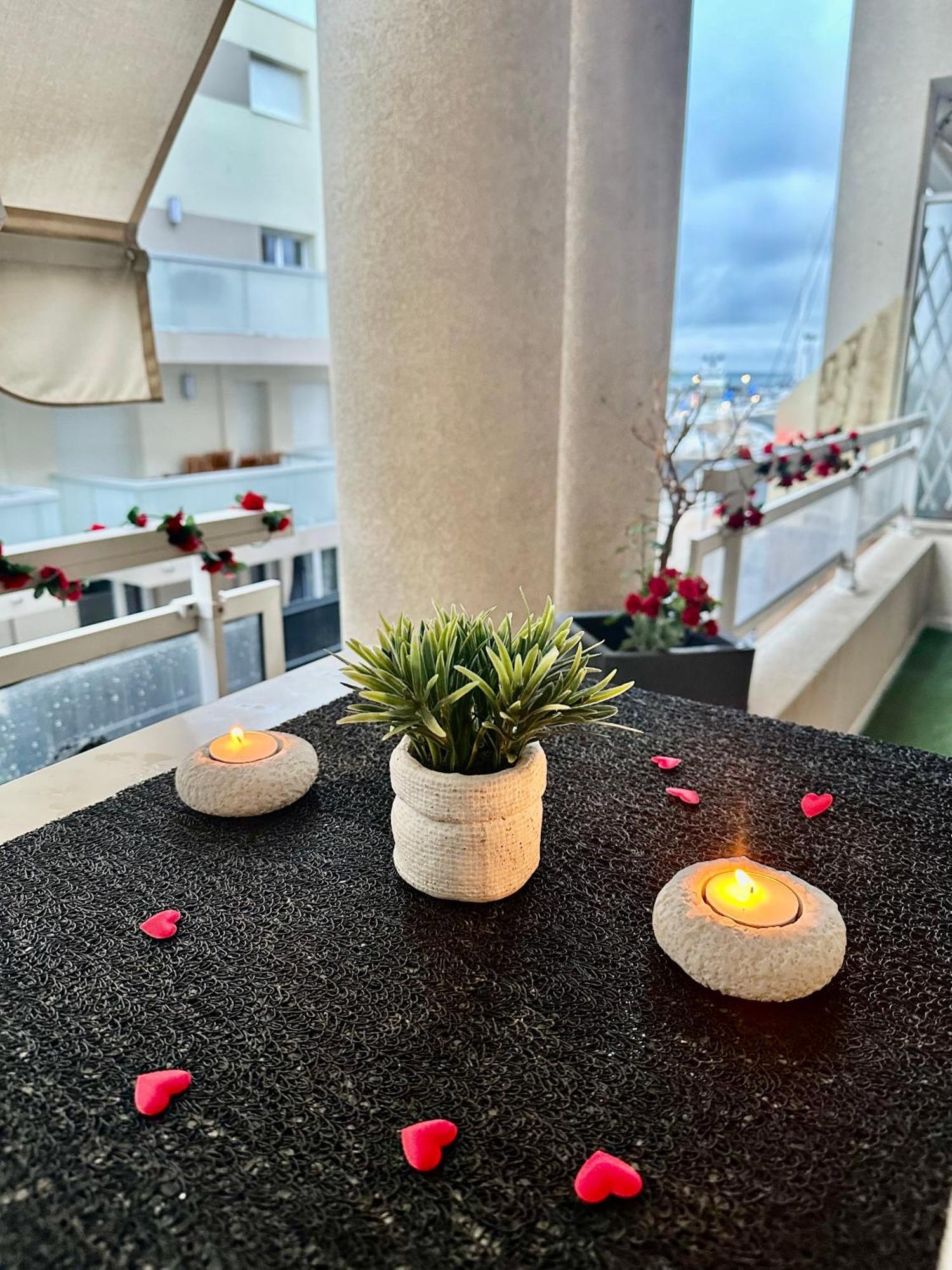 Amour Azur Appartement Pour 2 Avec Jacuzzi Et Terrasse A 2 Minutes De La Mer Vallauris Exterior foto