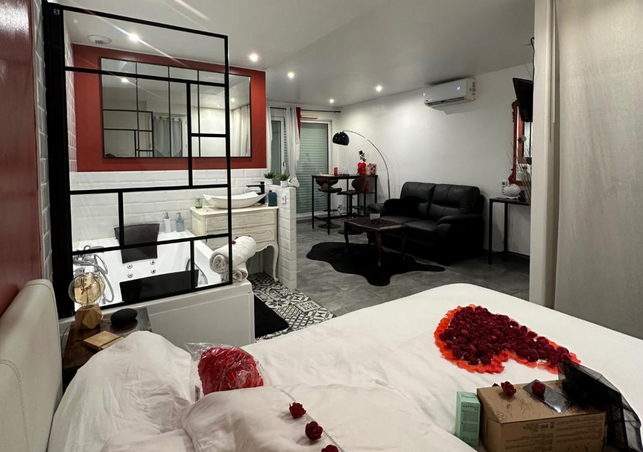Amour Azur Appartement Pour 2 Avec Jacuzzi Et Terrasse A 2 Minutes De La Mer Vallauris Exterior foto